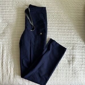 FIGS yola scrub pant. Size XS Tall.